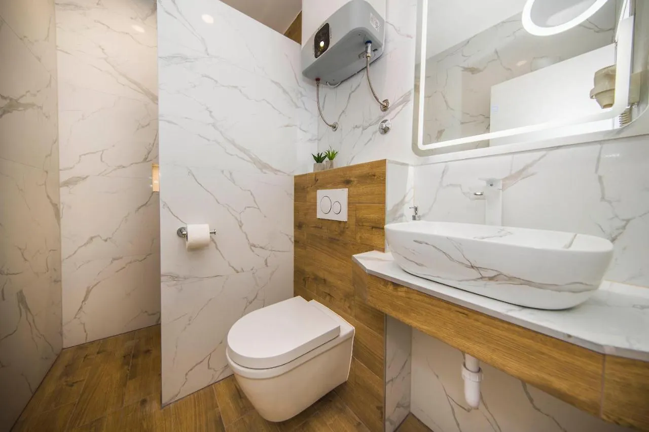Split Central Luxury Studios