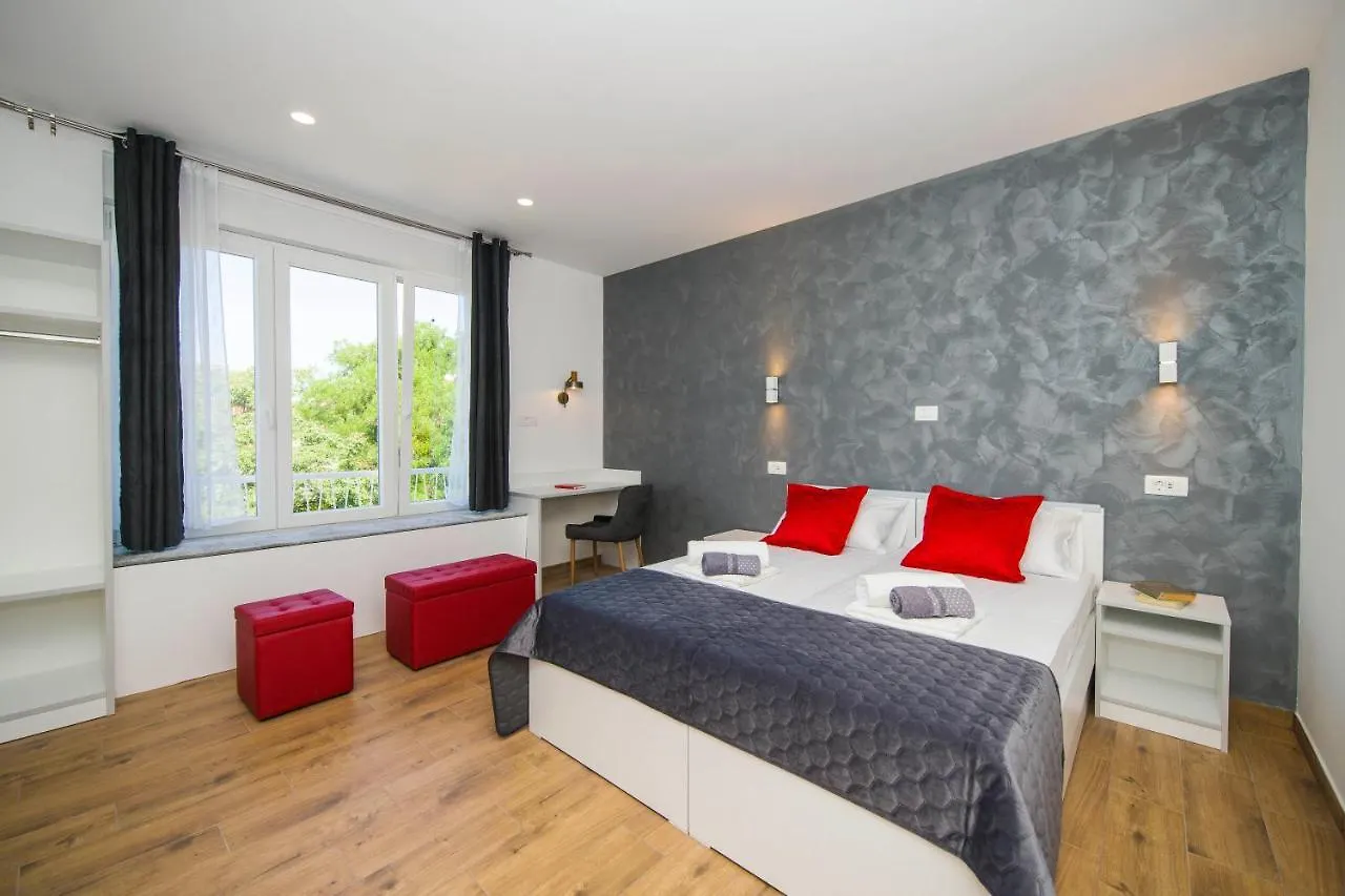 Split Central Luxury Studios