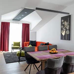 Apartment Onyx, Split