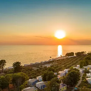 **** Vakantiepark Aminess Planet Homes Maravea Kroatië